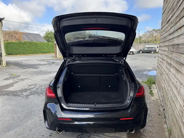 BMW 1 Series view 5