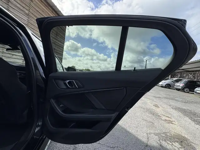 BMW 1 Series view 12