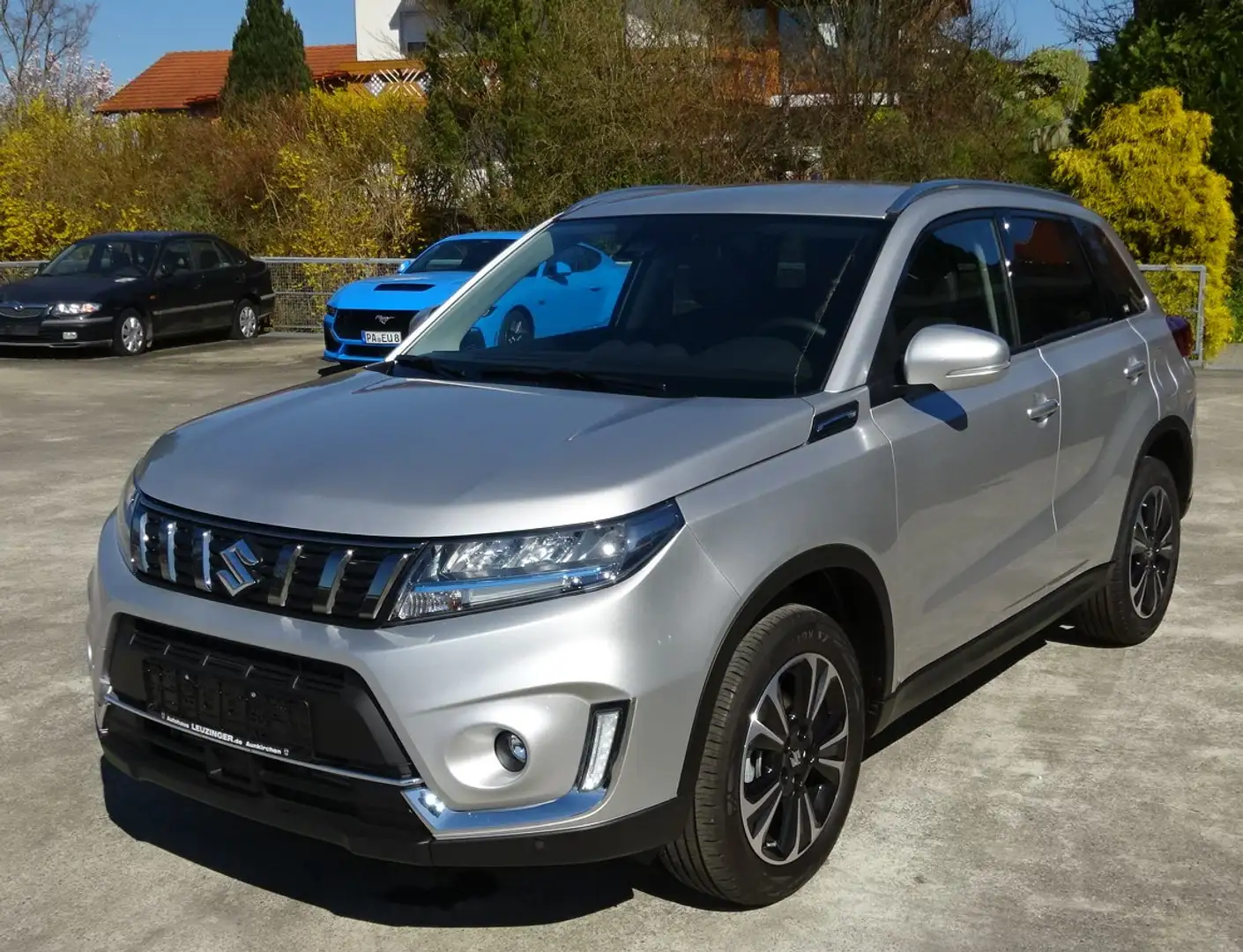 Suzuki Vitara 1,4 Mild Hybrid 95 kW 4x2 Comfort+ Silber - 1