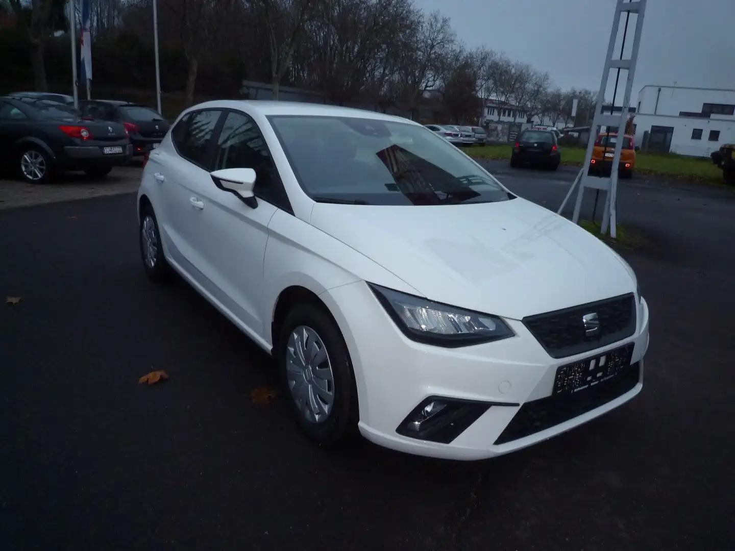 SEAT Ibiza Reference Blanc - 2