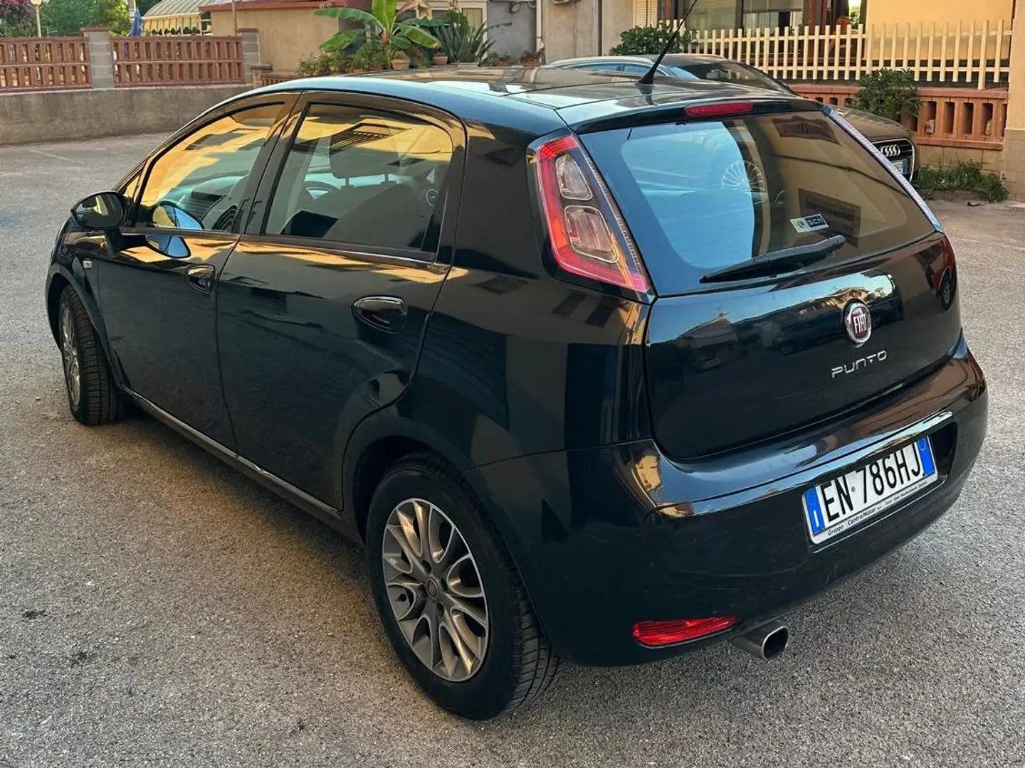 Fiat Punto Punto III 2012 5p 1.3 mjt II 16v Lounge s Nero - 2