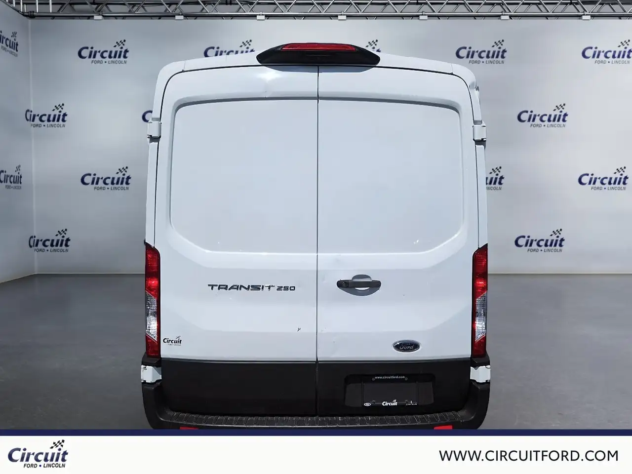 Ford Transit Cargo Van снимка Ford Transit Cargo Van
