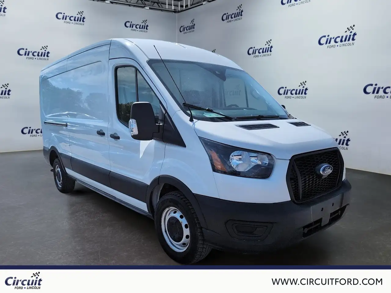 Ford Transit Cargo Van снимка Ford Transit Cargo Van