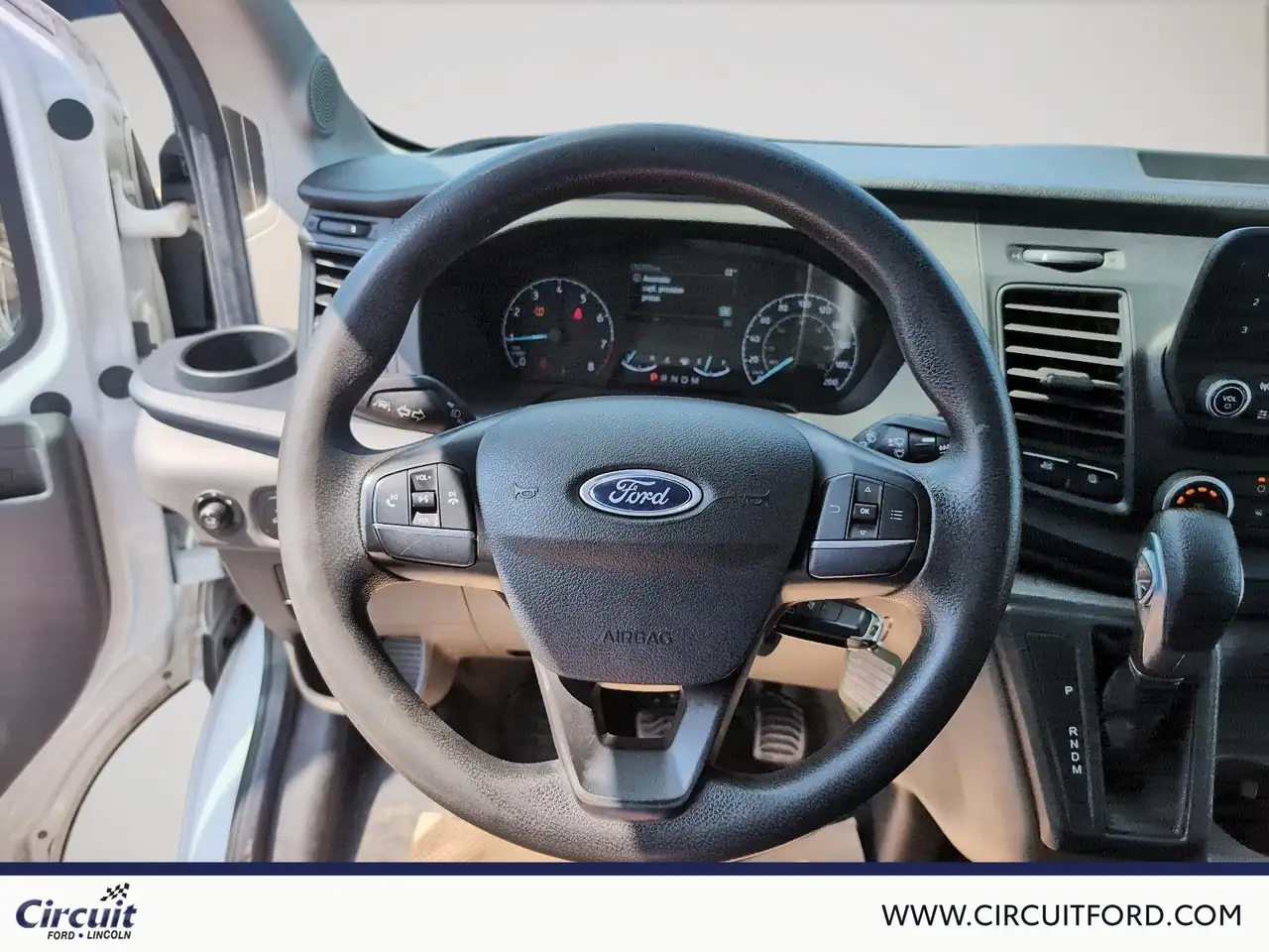 Ford Transit Cargo Van снимка Ford Transit Cargo Van