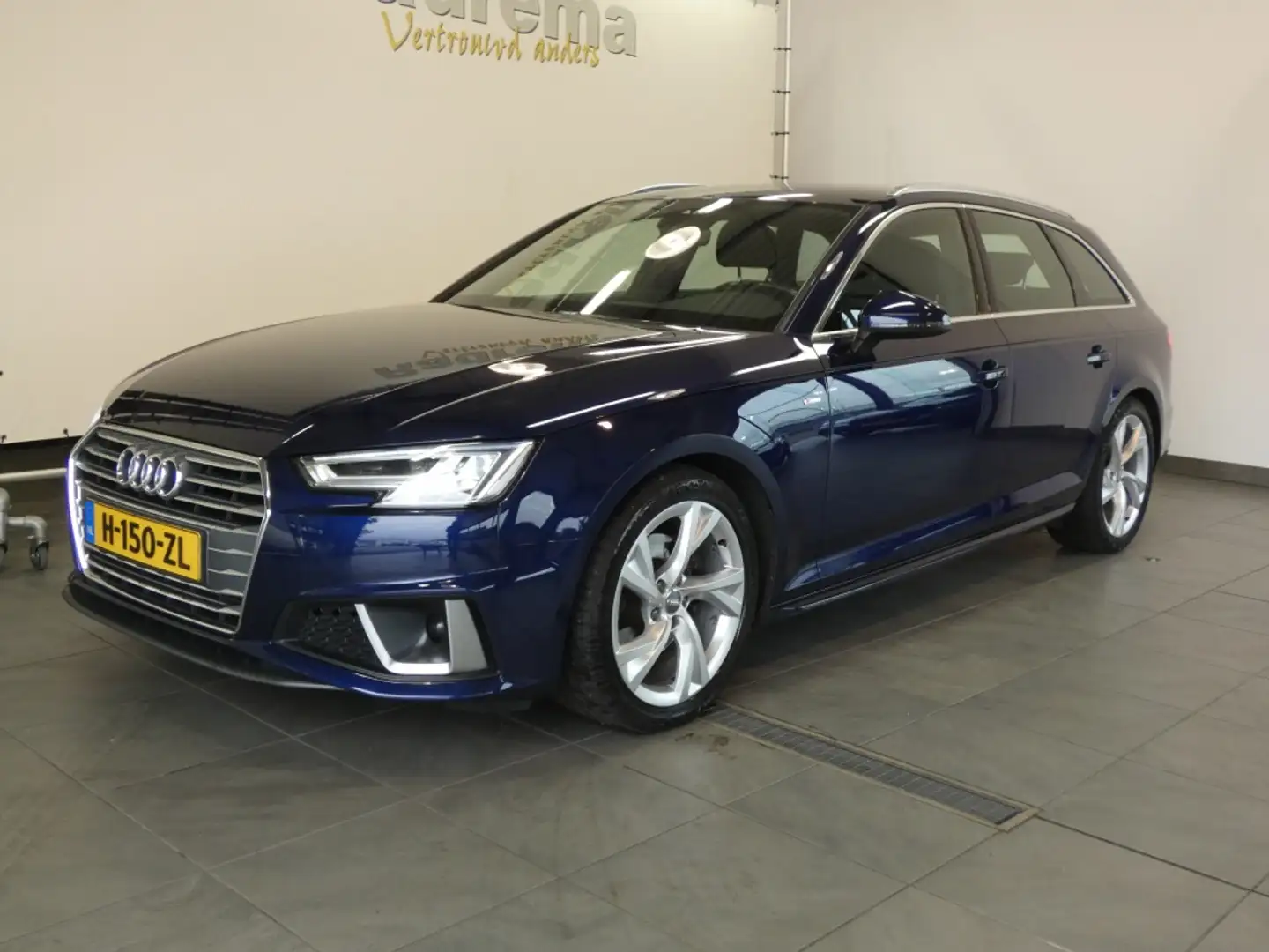 Audi A4 Avant 35 TFSI Sport S-Line Edition Blauw - 1