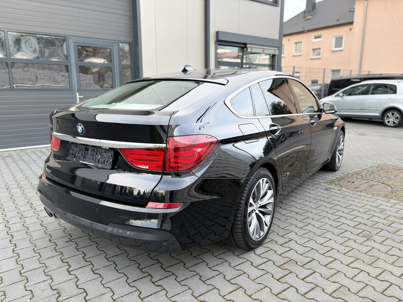 BMW 530 xDrive / M Paket / PANO / Leder — photo 12
