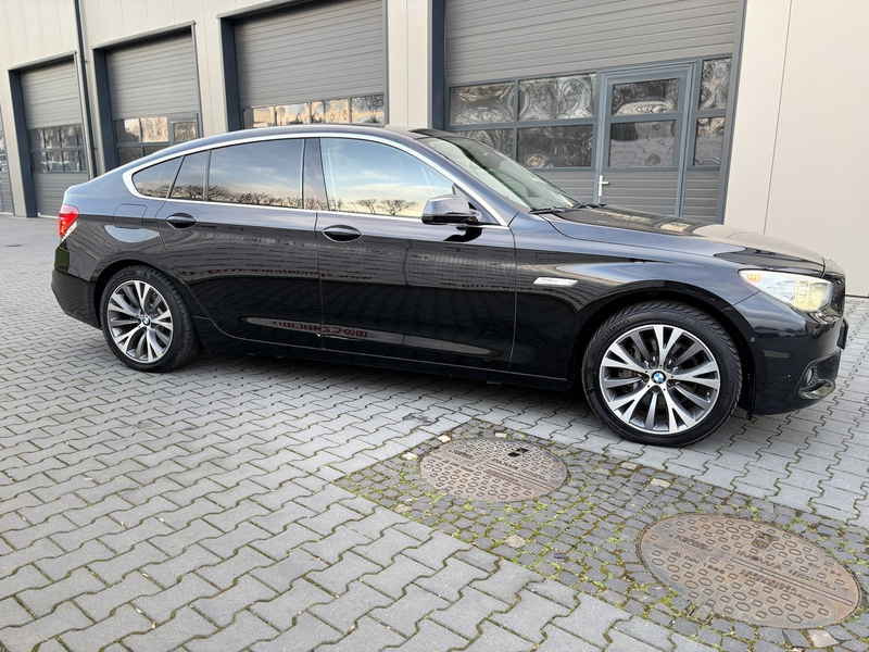 BMW 530 xDrive / M Paket / PANO / Leder — photo 10