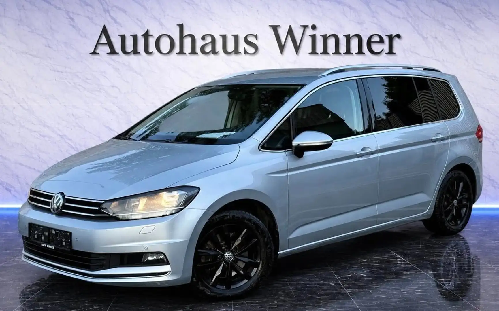 Volkswagen Touran Highline 1,6 TDI SCR DSG Aut Voll ÖAMTC Pickerl Silber - 1