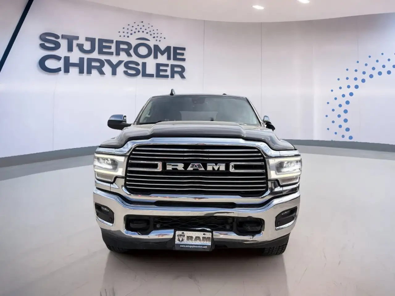 RAM 2500 снимка RAM 2500