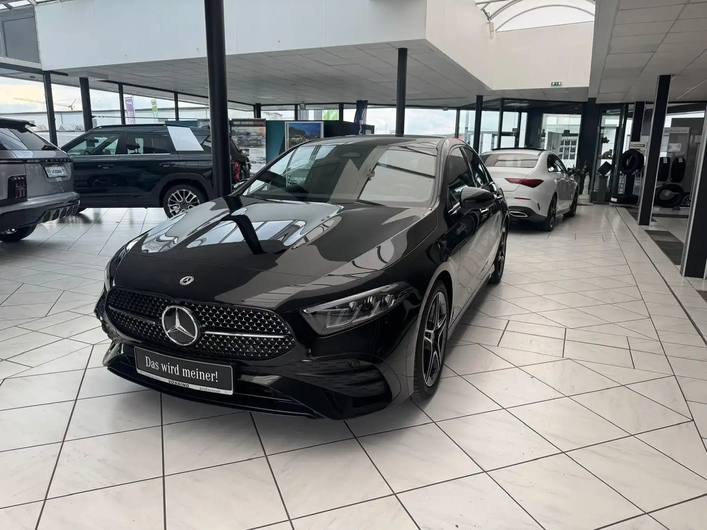 Mercedes-Benz A 200 Lim. AMG Line Advanced Plus Noir - 1