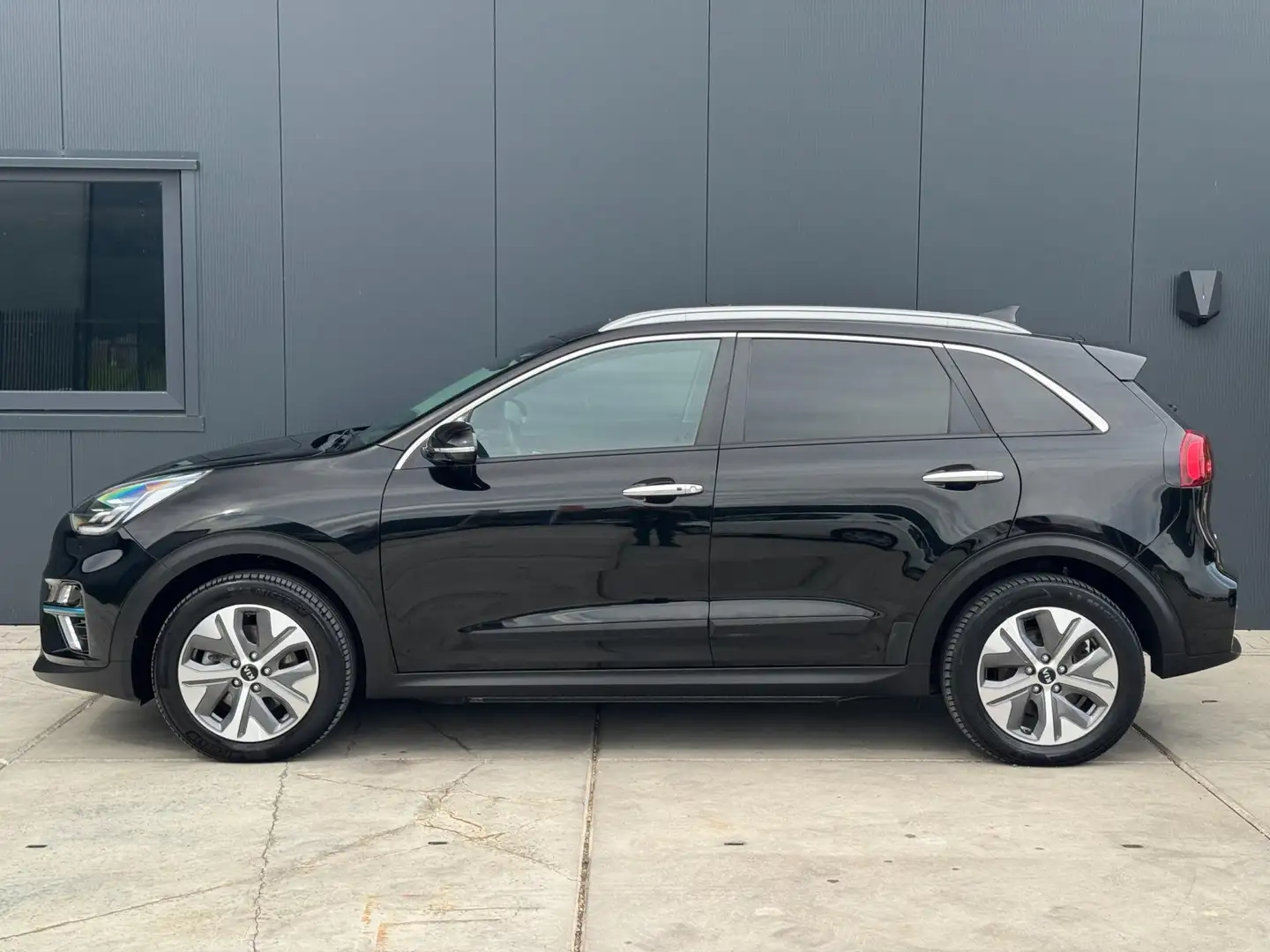 Kia e-Niro DynamicPlusLine 64 kWh Niro EV 2021 3 Fase Stoelve Noir - 2