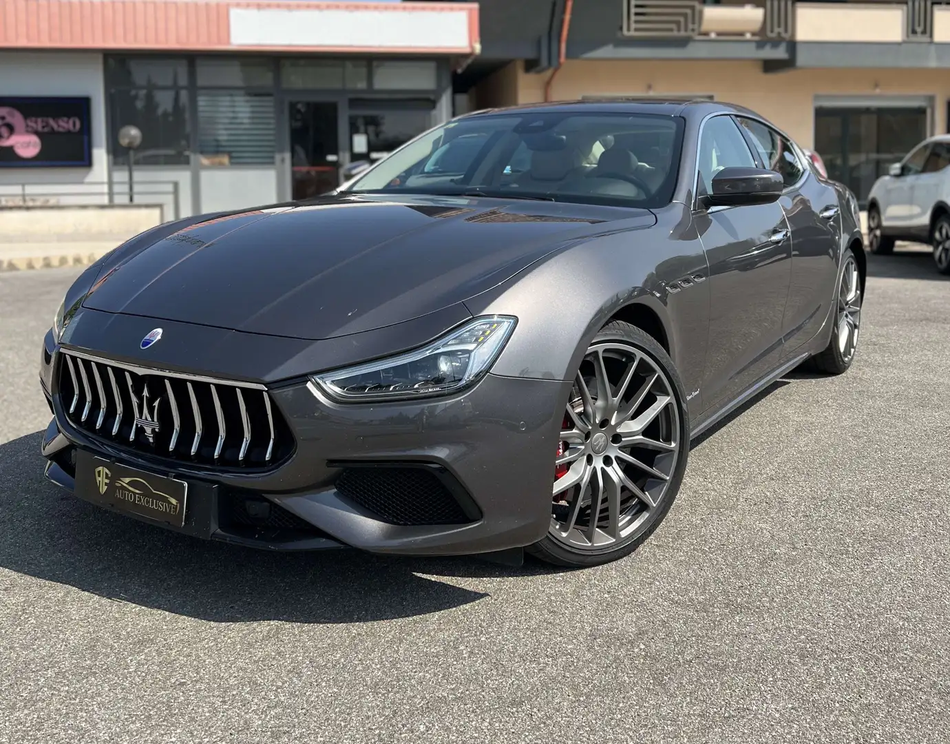 Maserati Ghibli 3.0 V6 bt Granlusso Q4 430cv auto my19 Grigio - 1