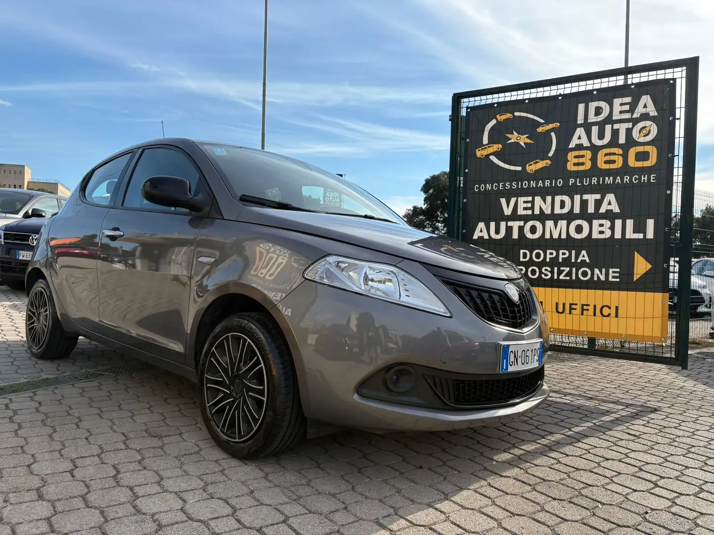 Lancia Ypsilon 1.0 firefly hybrid Silver PROMO FINANZIAMENTO Grigio - 1