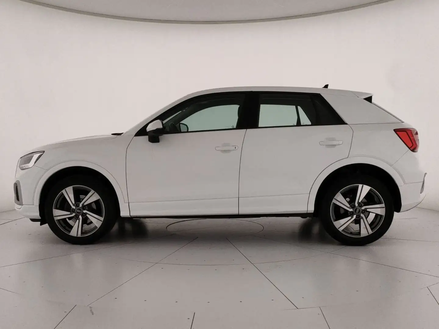Audi Q2 35 1.5 tfsi admired advanced s tronic Blanco - 2