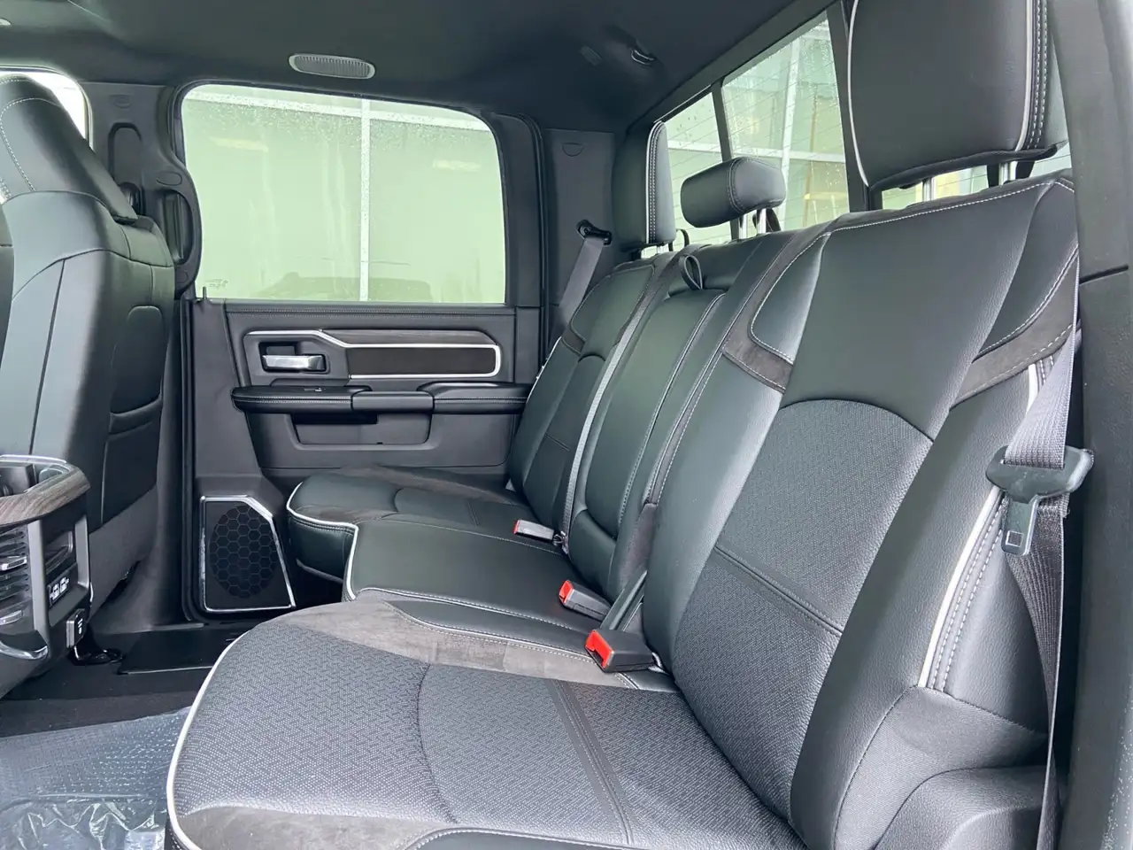 RAM 2500 снимка RAM 2500