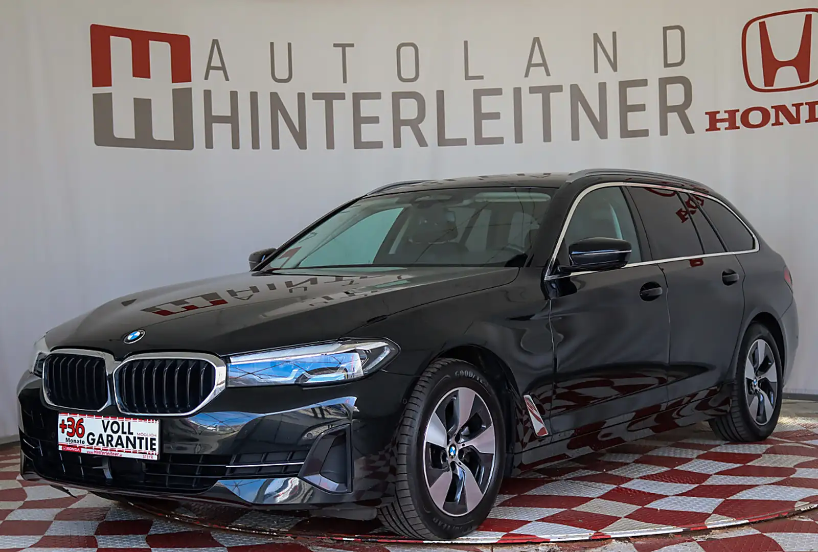 BMW 520 d Touring Sport KAMERA AHV NAVI LEDER Schwarz - 1
