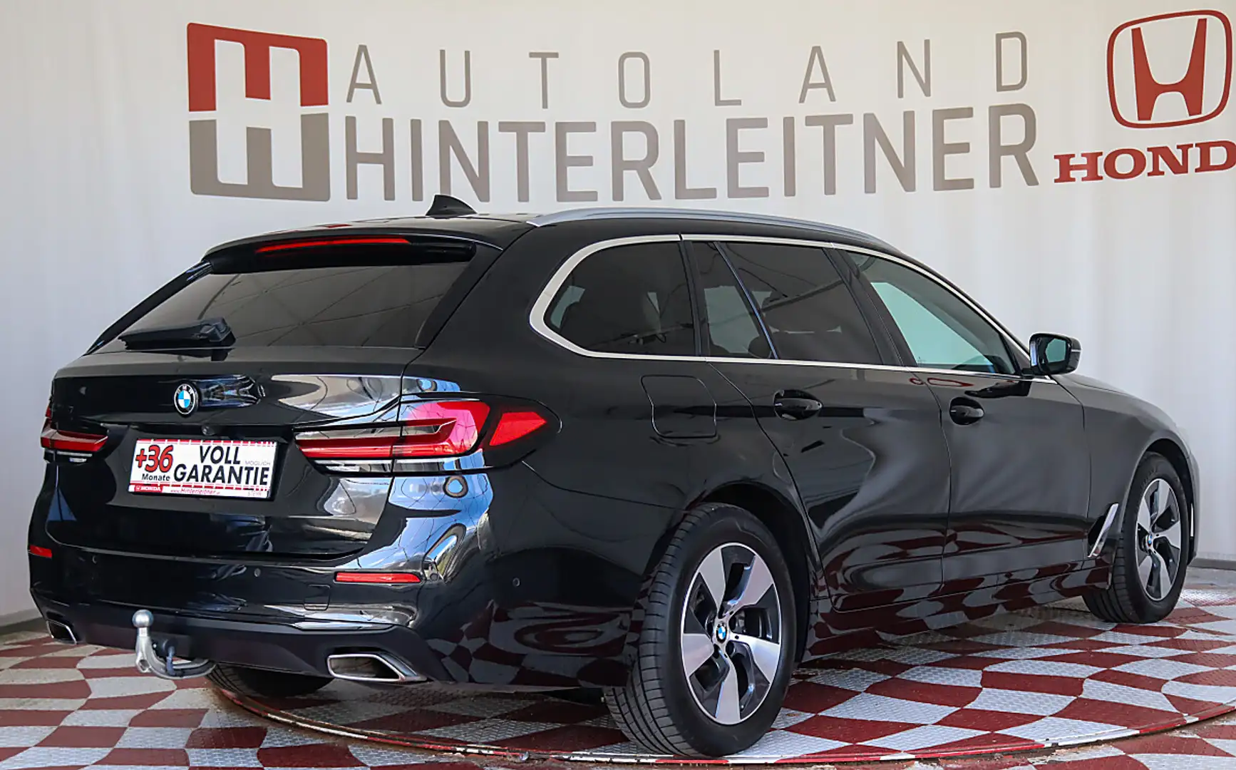 BMW 520 d Touring Sport KAMERA AHV NAVI LEDER Schwarz - 2