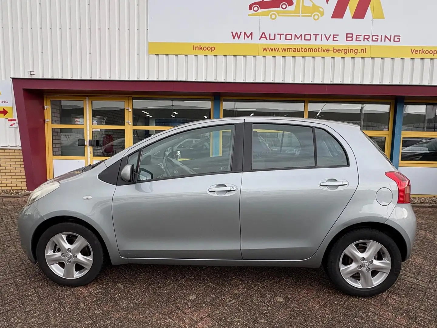 Toyota Yaris 1.3 VVTiAIRCO AUTOMAAT Gris - 2