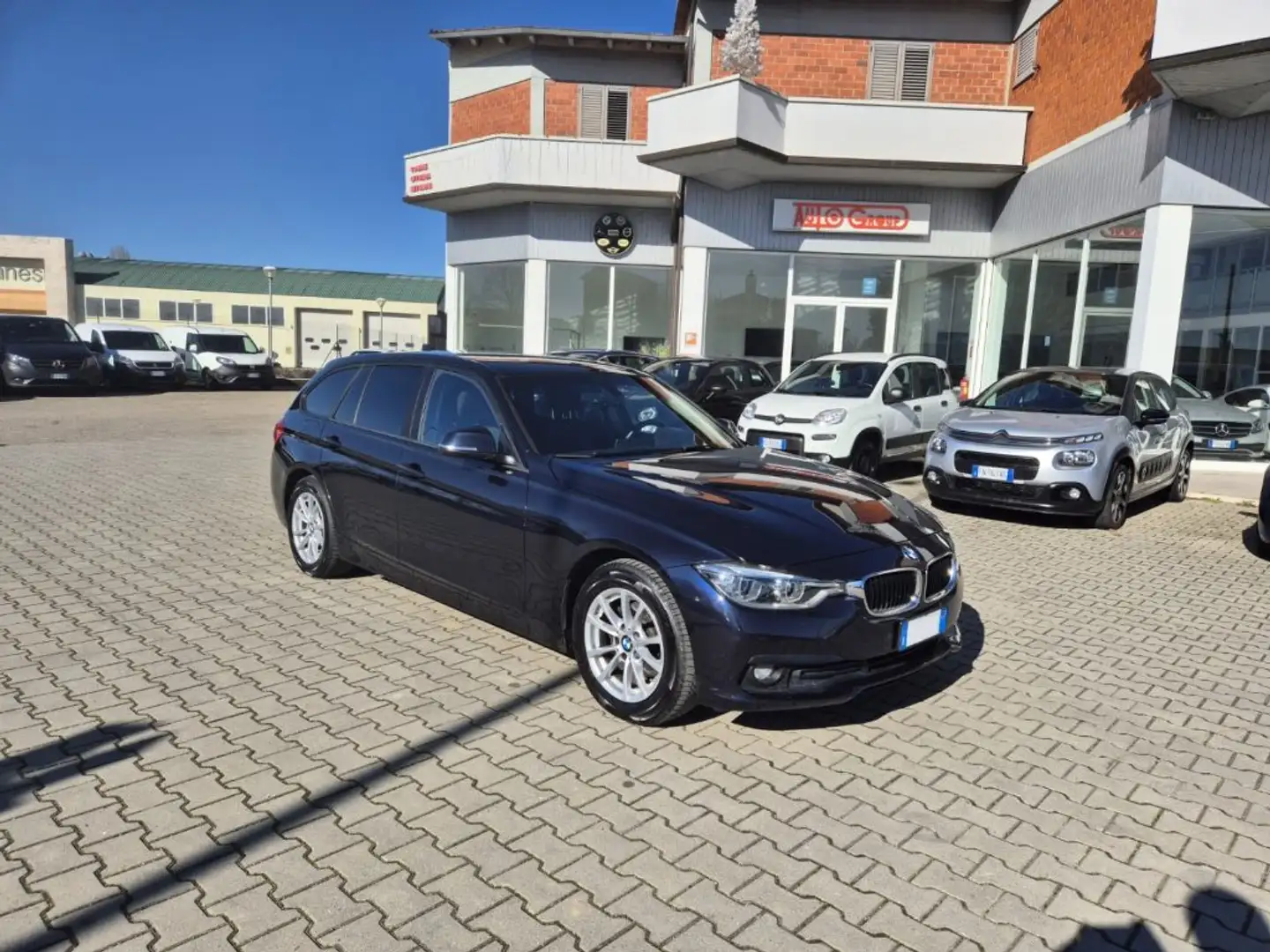 BMW 318 d Touring Business Advantage aut. Blu/Azzurro - 1