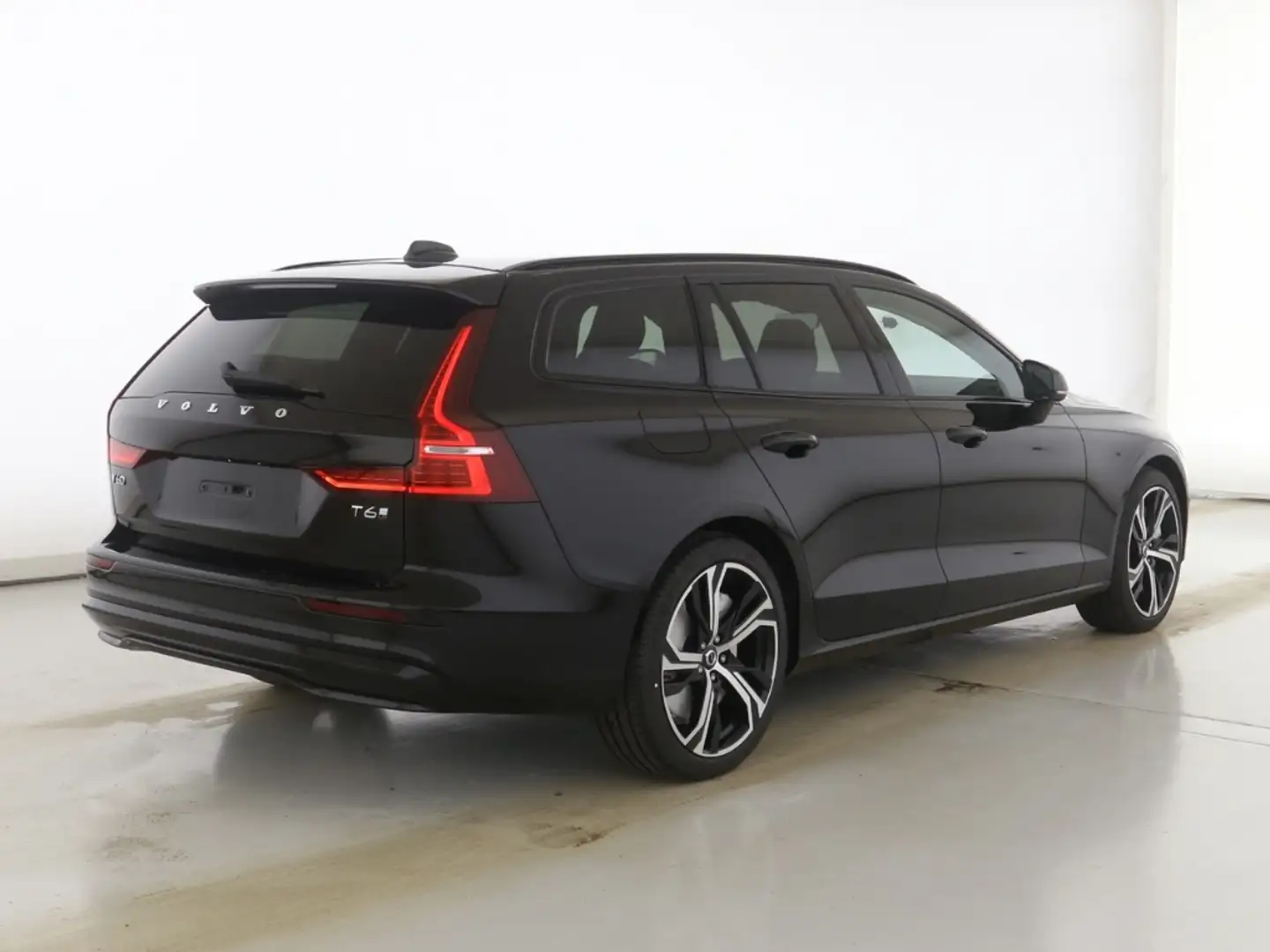 Volvo V60 Kombi Plus Dark Recharge Plug-In Hybrid AWD HUD St Schwarz - 2