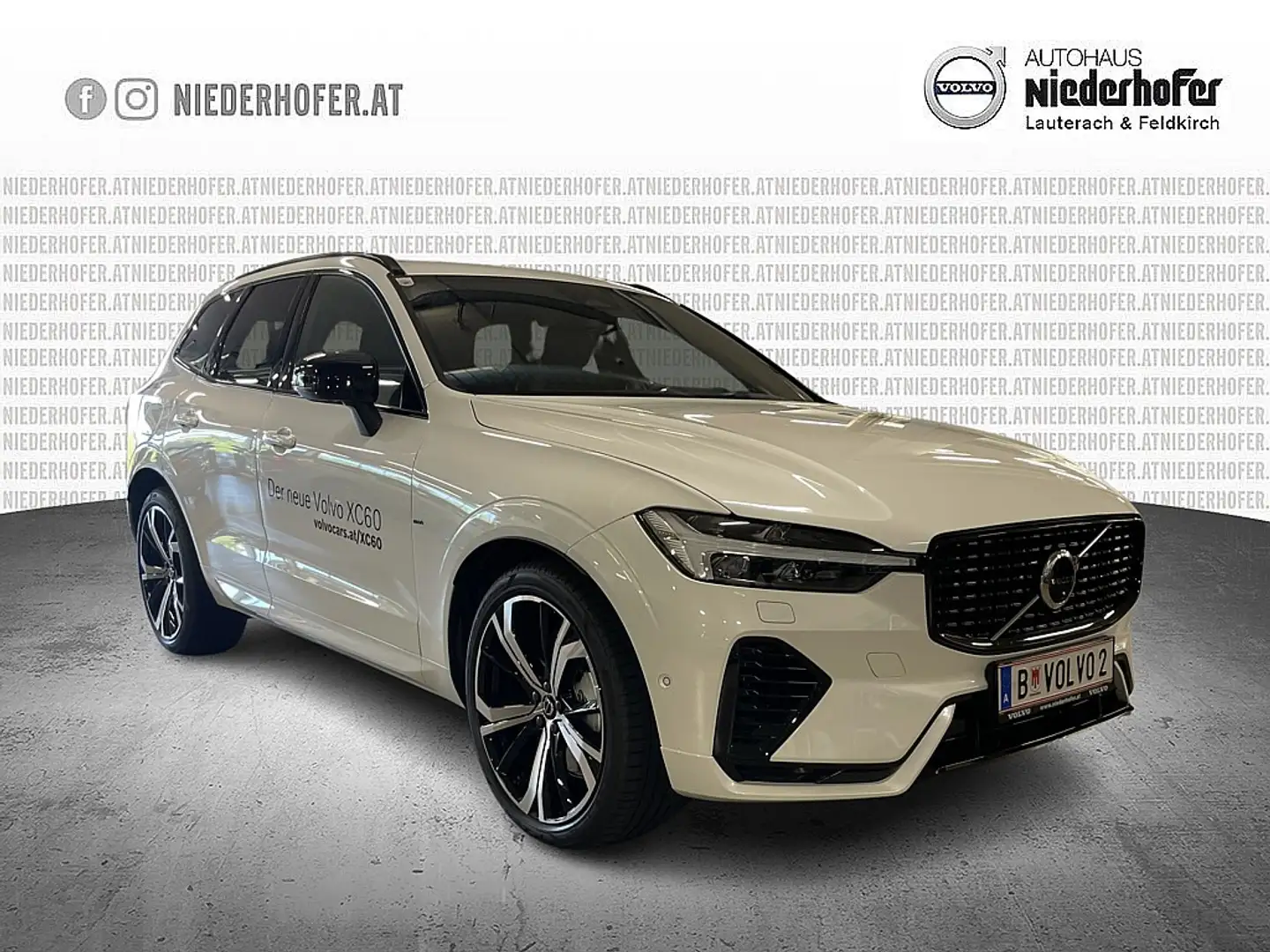 Volvo XC60 T6 AWD PHEV Ultra Dark Aut. Weiß - 1