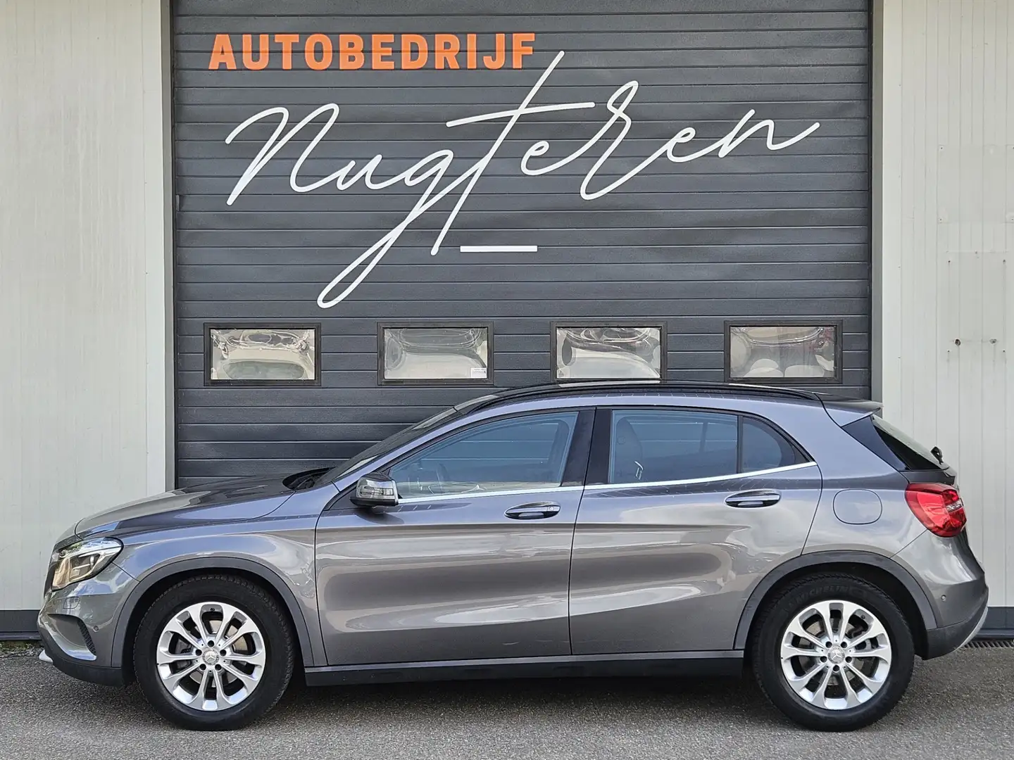 Mercedes-Benz GLA 180 CDI Lease Edition | LED | Cruise | Airco | Grijs - 2