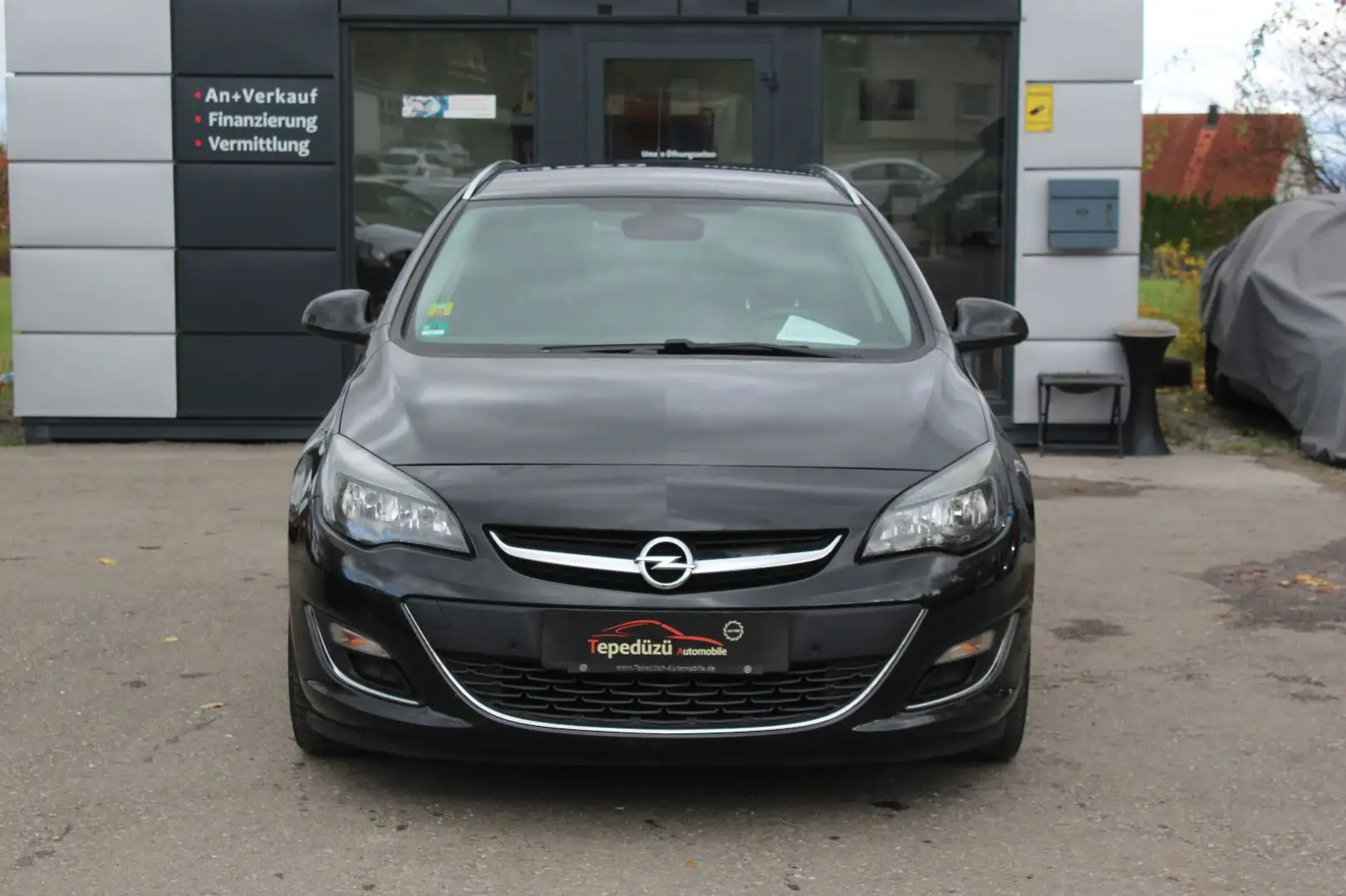 Opel Astra J Sports Tourer Sport*KLIMA*SHZ*LHZ*PDC* Schwarz - 2