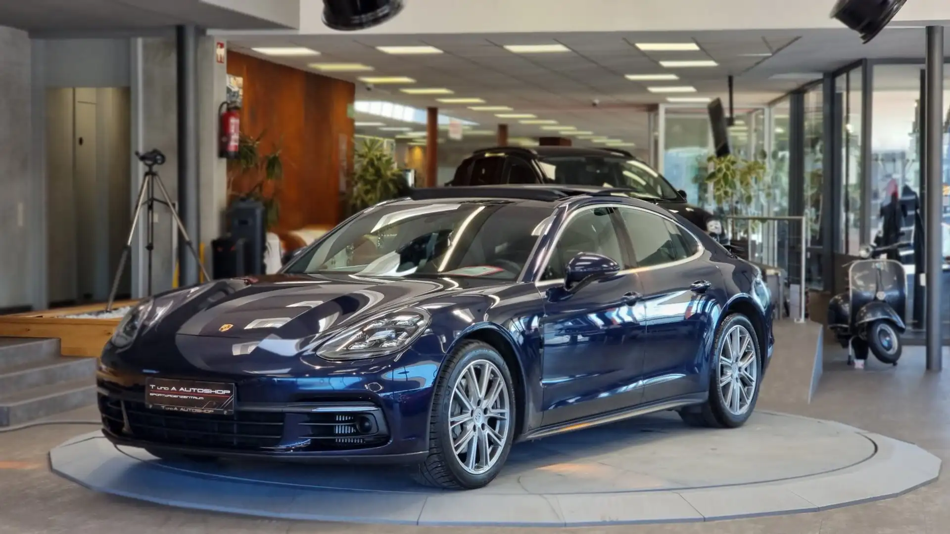 Porsche Panamera 4S 1-Hand ALLRAD Aut. *Pano*Kamera*Navi*BOSE* Kék - 1