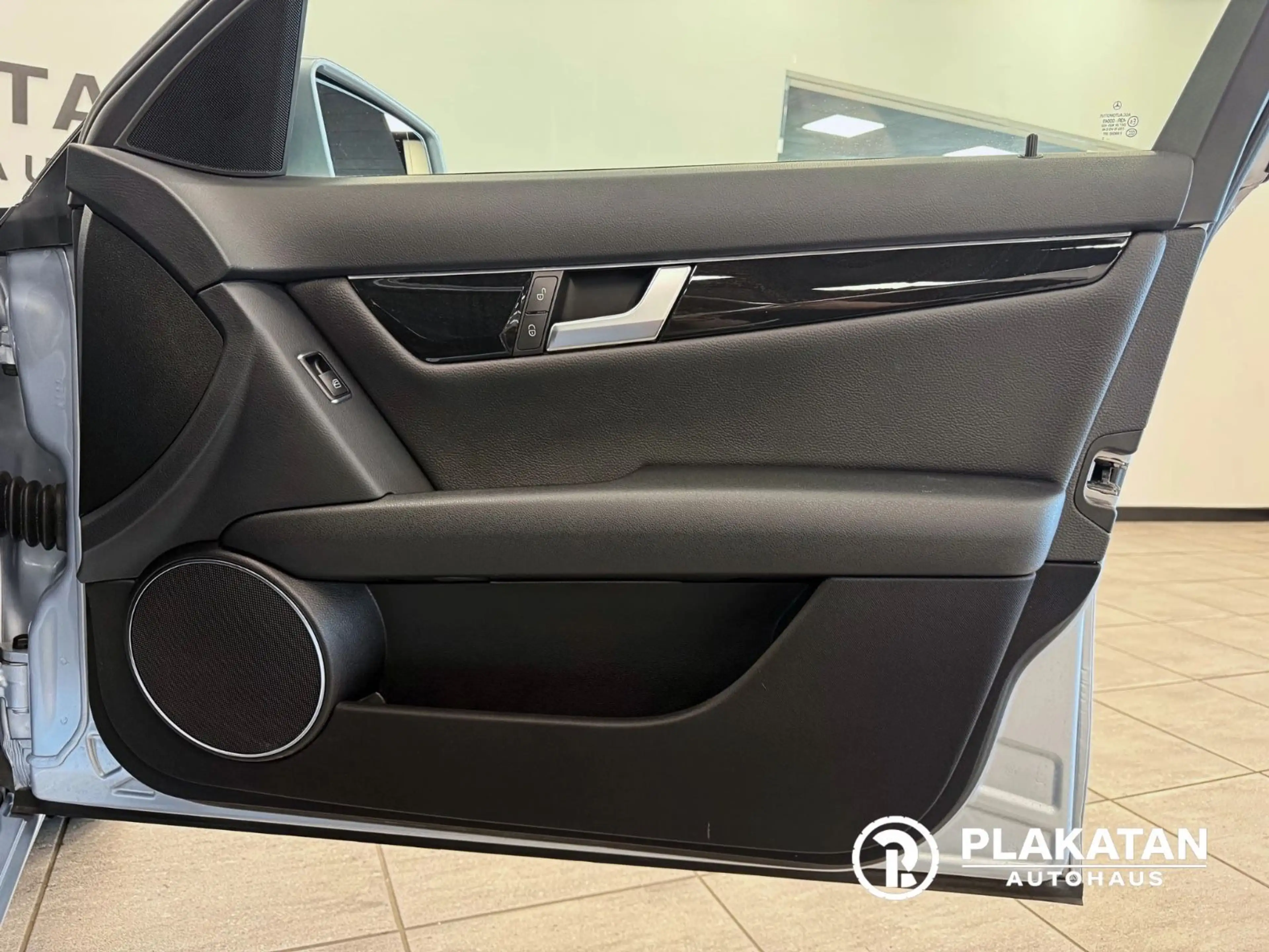 Mercedes-Benz C 350 CDI Navi Tempomat Bi-Xenon MB-Service — photo 14