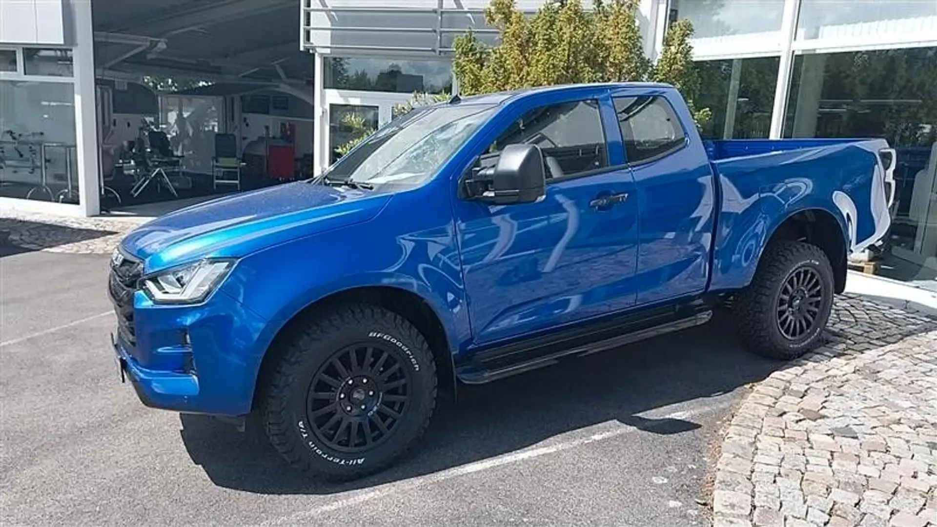 Isuzu D-Max Space Cap LSE V-Cross Wohnkabinenfertig Blau - 2