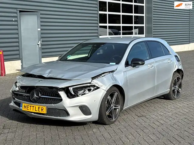 Mercedes-Benz A 200 Launch Edition Premium, apple carplay, burmester