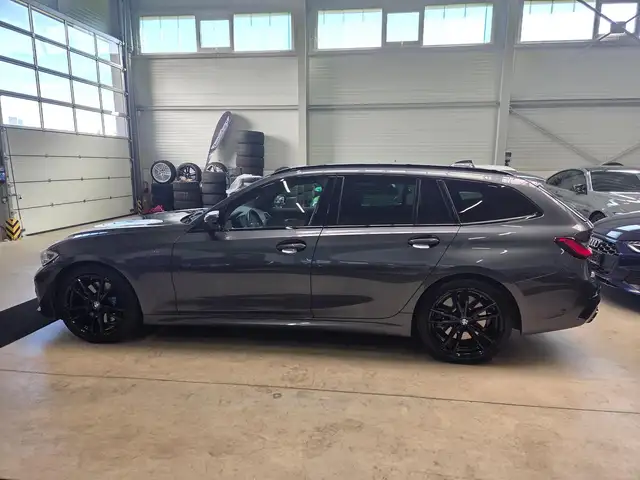 BMW 3 Series view 15