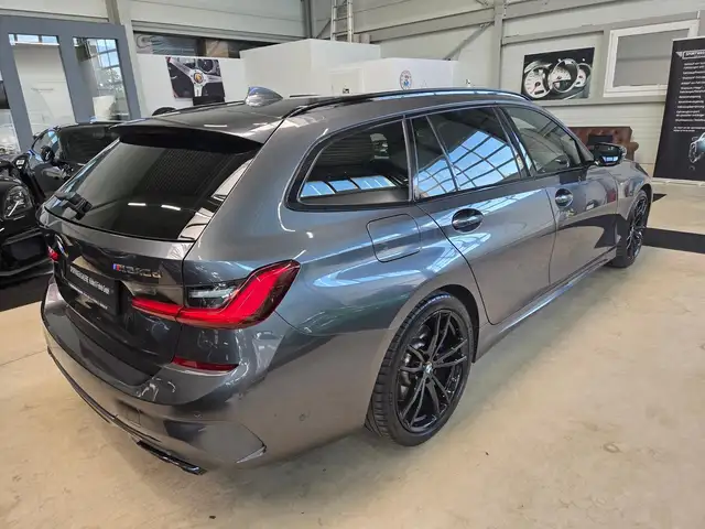 BMW 3 Series view 10