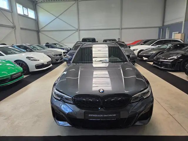 BMW 3 Series view 3