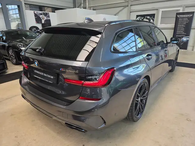 BMW 3 Series view 11