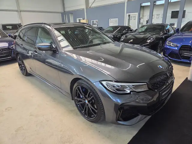 BMW 3 Series view 8