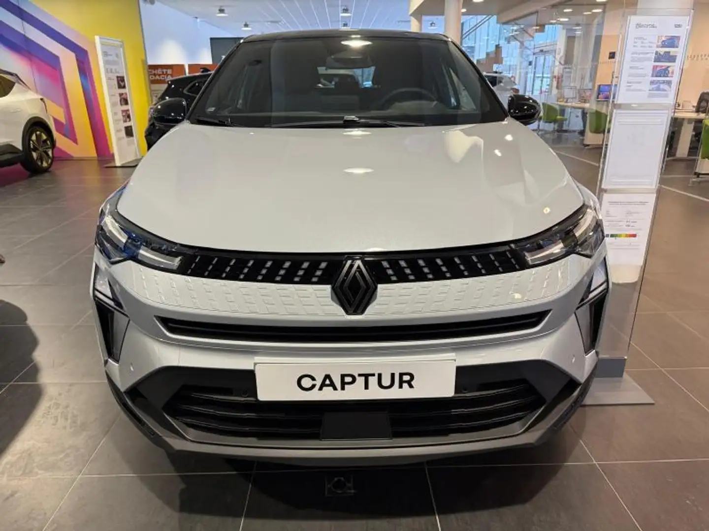 Renault Captur II Techno Grijs - 1