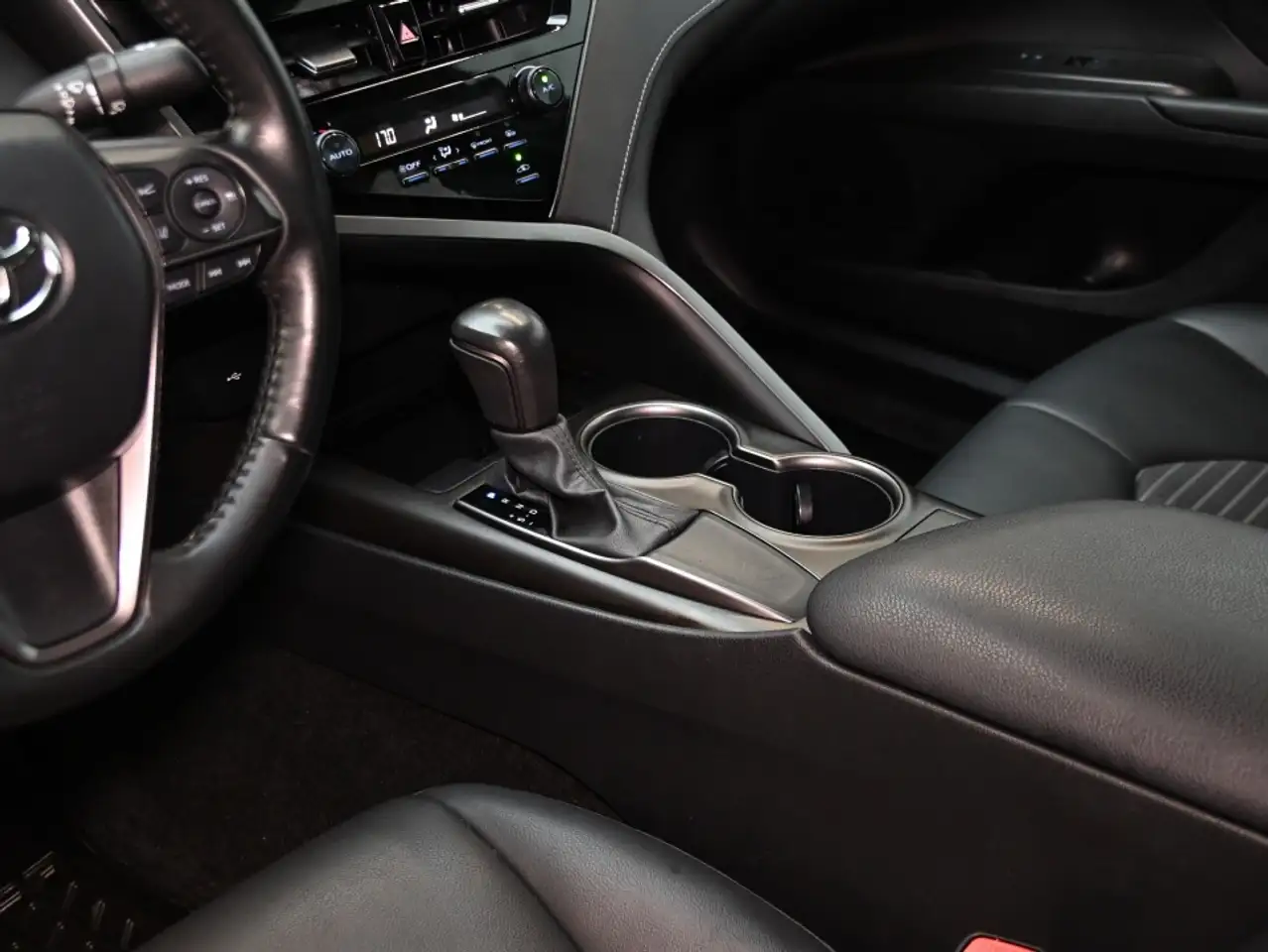Toyota Camry photo Toyota Camry