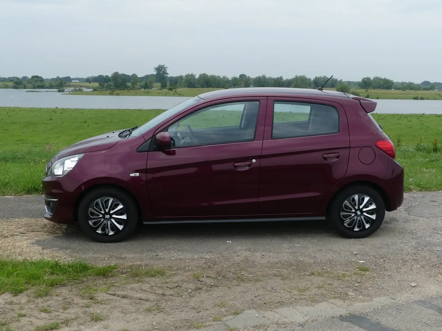 Mitsubishi Space Star Space Star 1.0 Cool+ Červená - 2