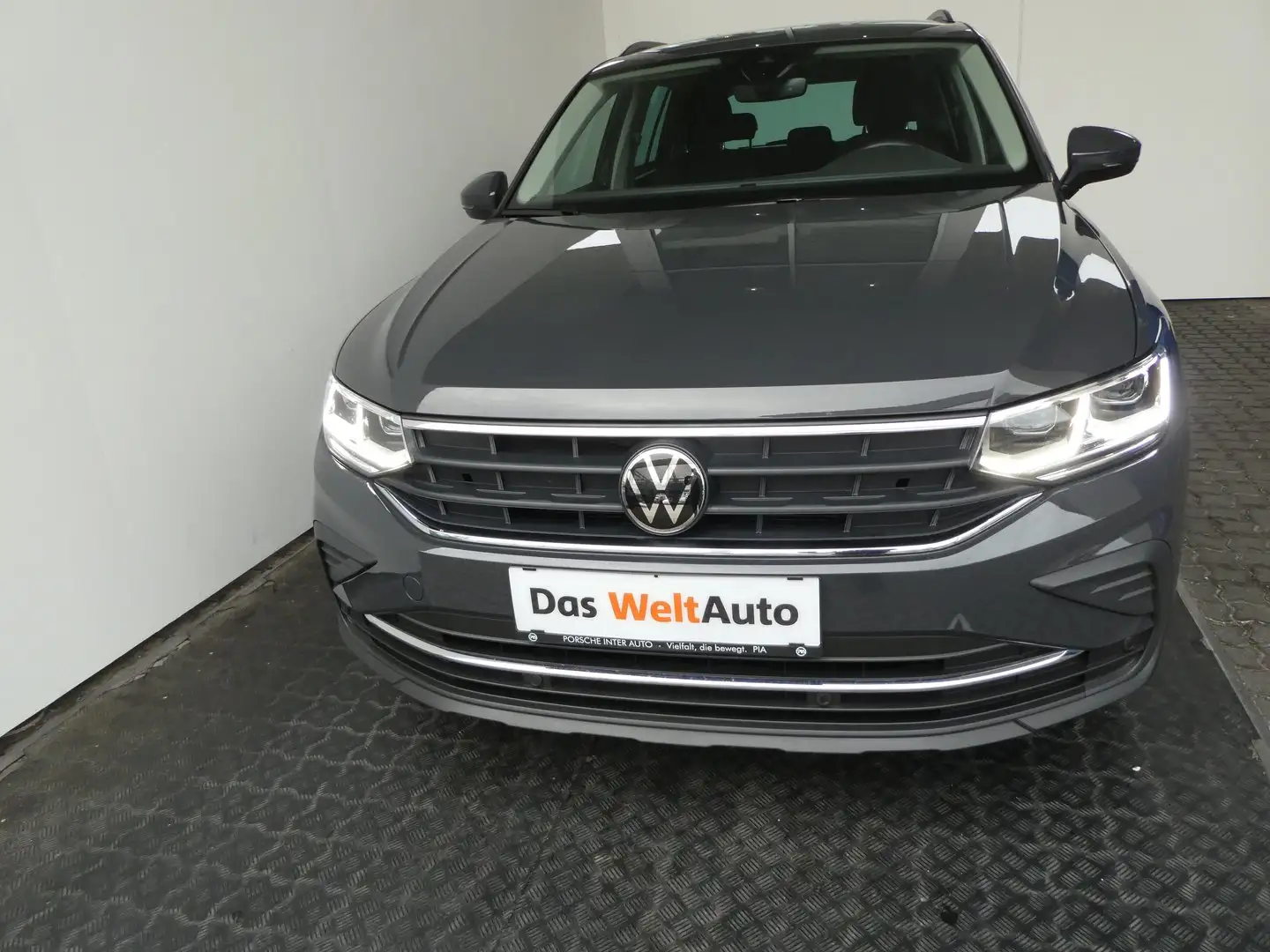 Volkswagen Tiguan Life TSI ACT Grau - 2