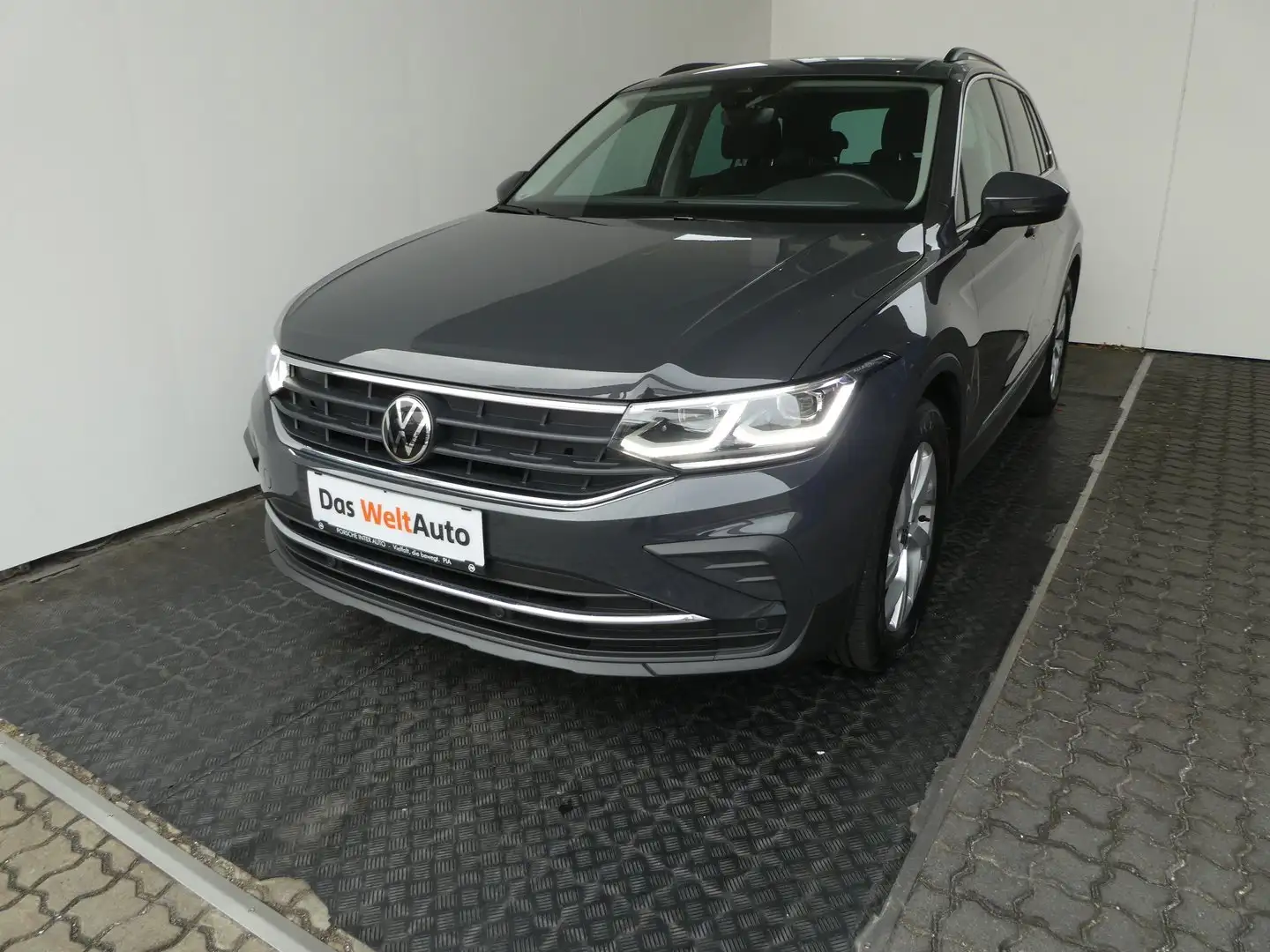 Volkswagen Tiguan Life TSI ACT Grau - 1