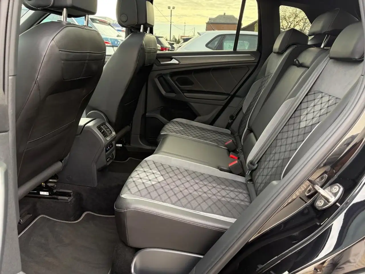 Volkswagen Tiguan Tiguan R-Line Business Premium 1.5 TSI 110 kW (150 ch) 7 vitesses DSG 9