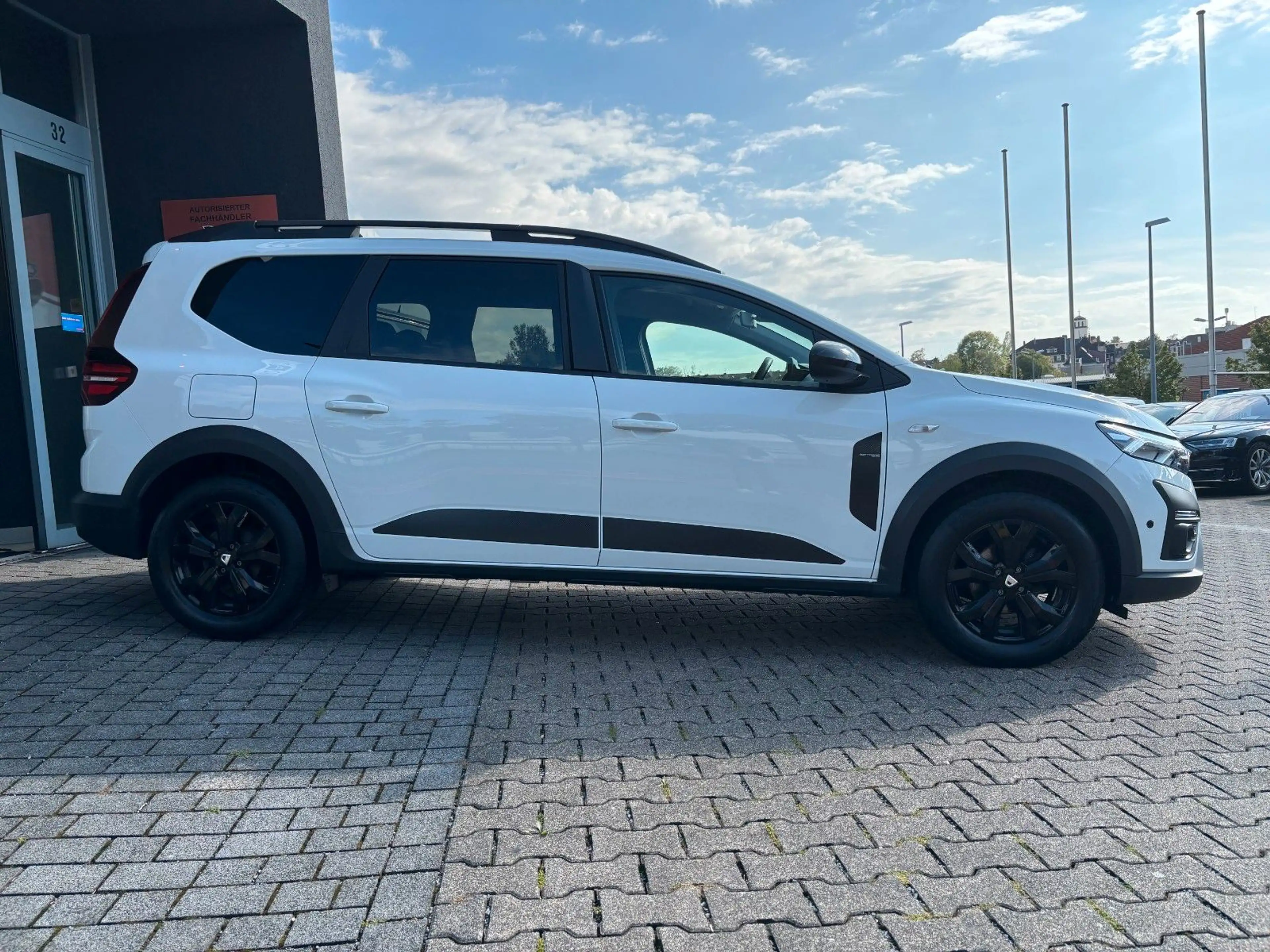 Dacia Jogger Extreme+ 1.HAND KAMERA NAVI PDC AHK — photo 4