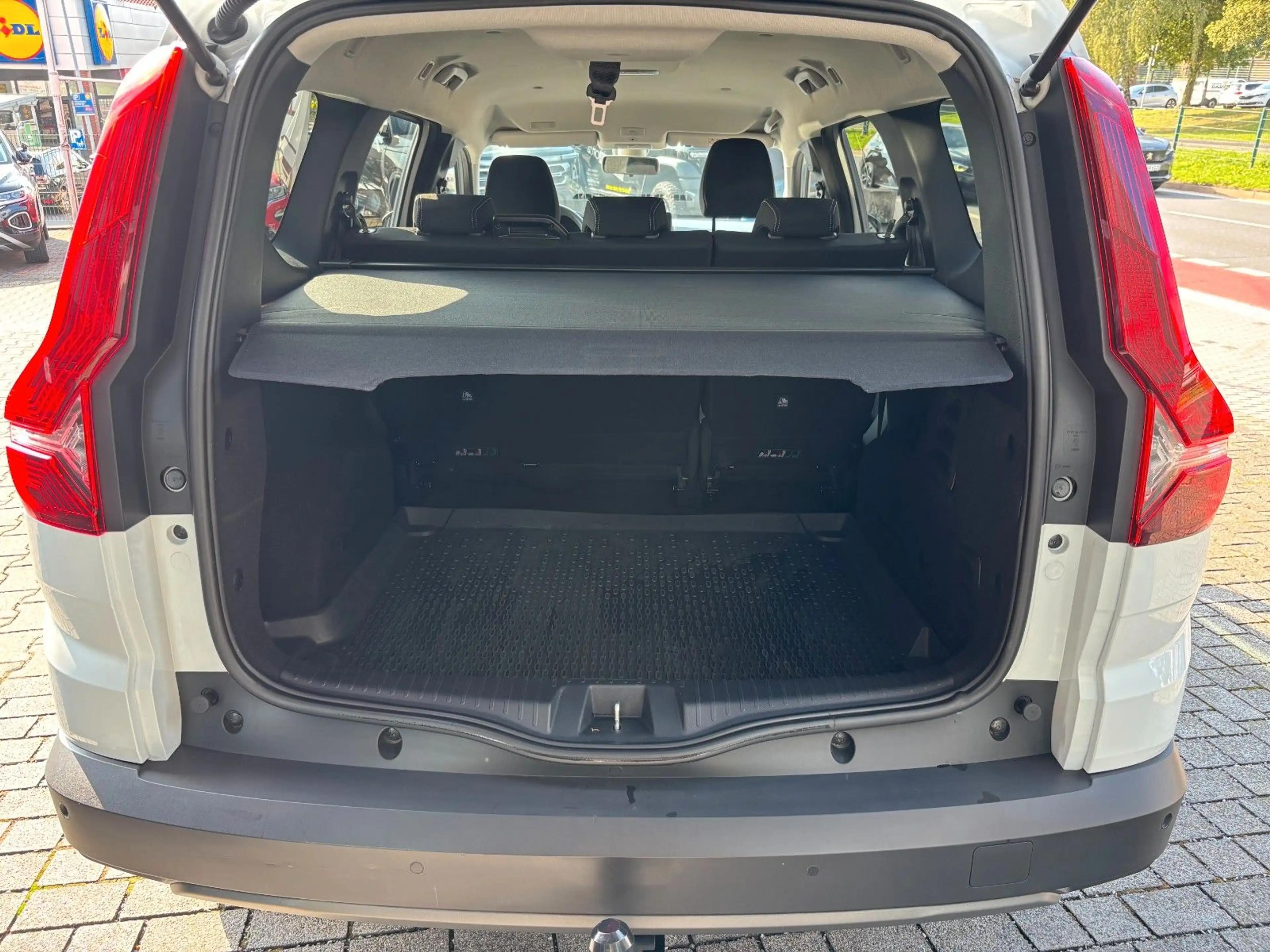 Dacia Jogger Extreme+ 1.HAND KAMERA NAVI PDC AHK — photo 13