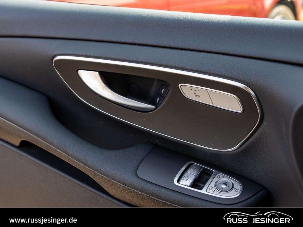 Mercedes-Benz V 220