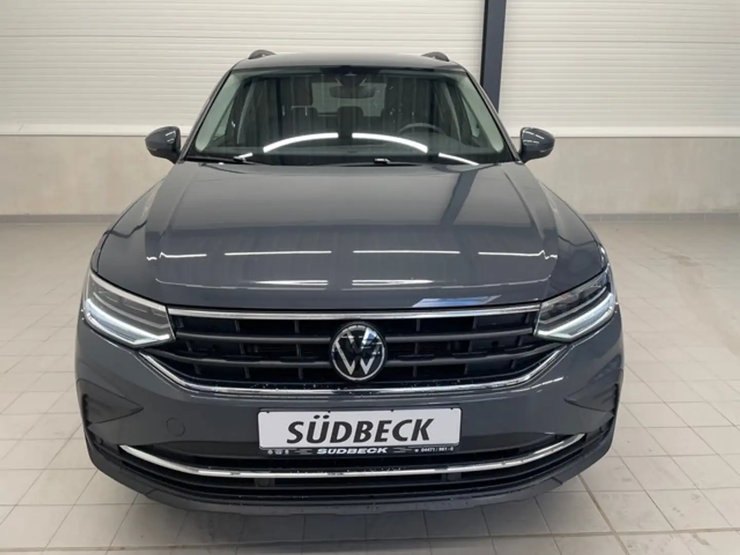 Volkswagen Tiguan Life KAMERA+AHK+LED+LANE+ACC Grau - 2