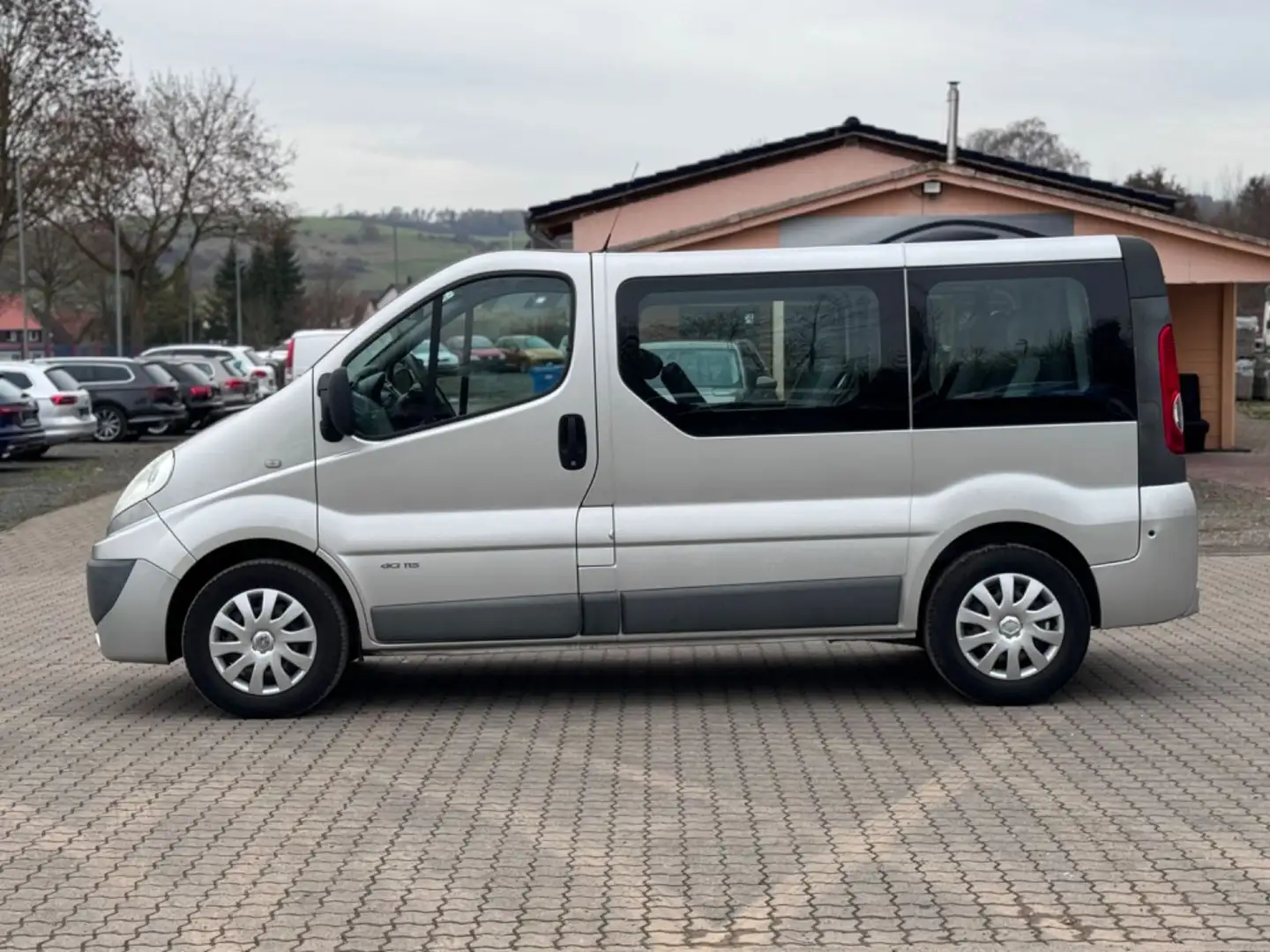 Renault Trafic *9 SITZER *1 HAND *TÜV NEU *PDC Silber - 2