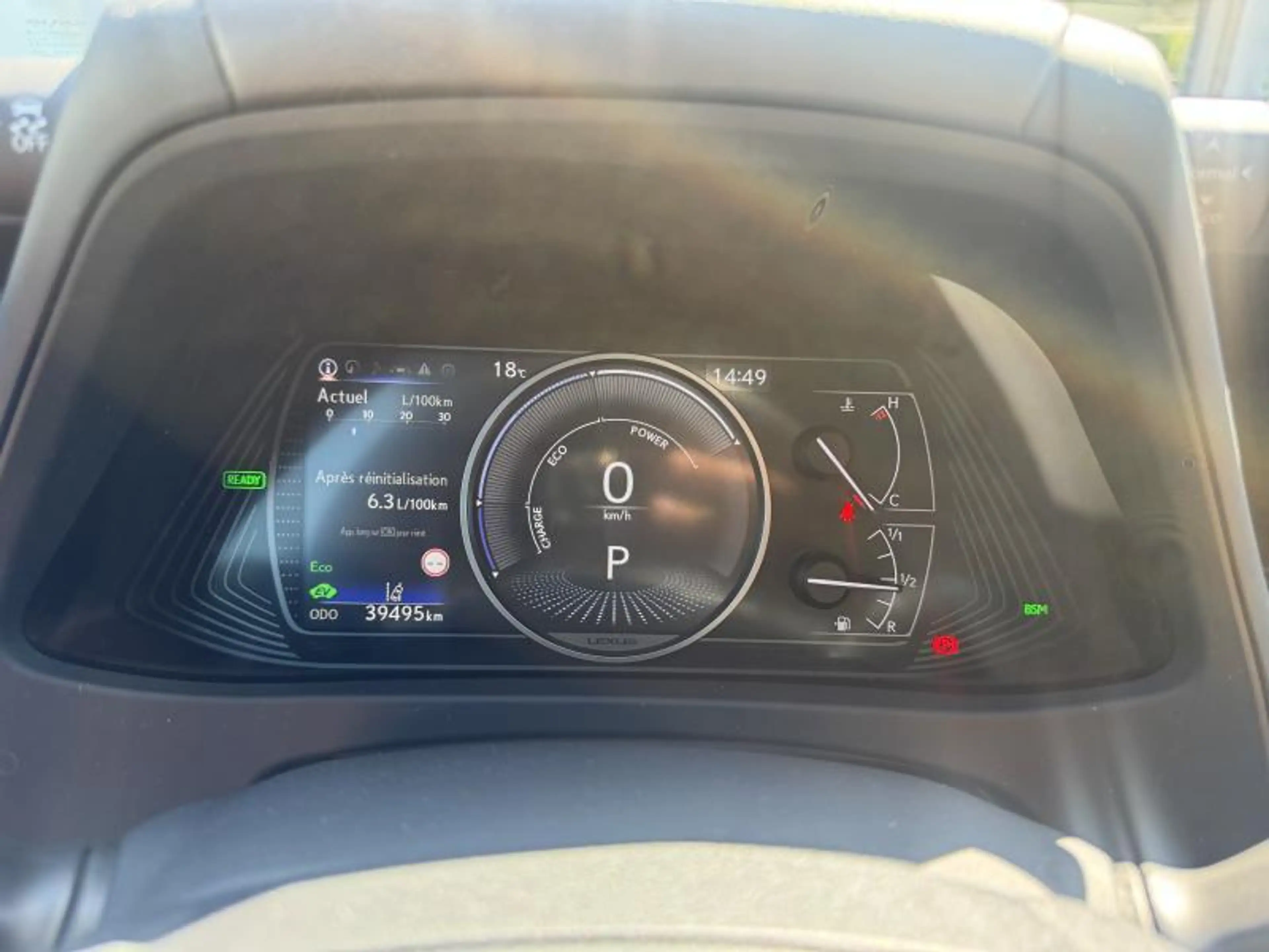 Lexus UX 250h 250h Executive 2.0 HSD — photo 14