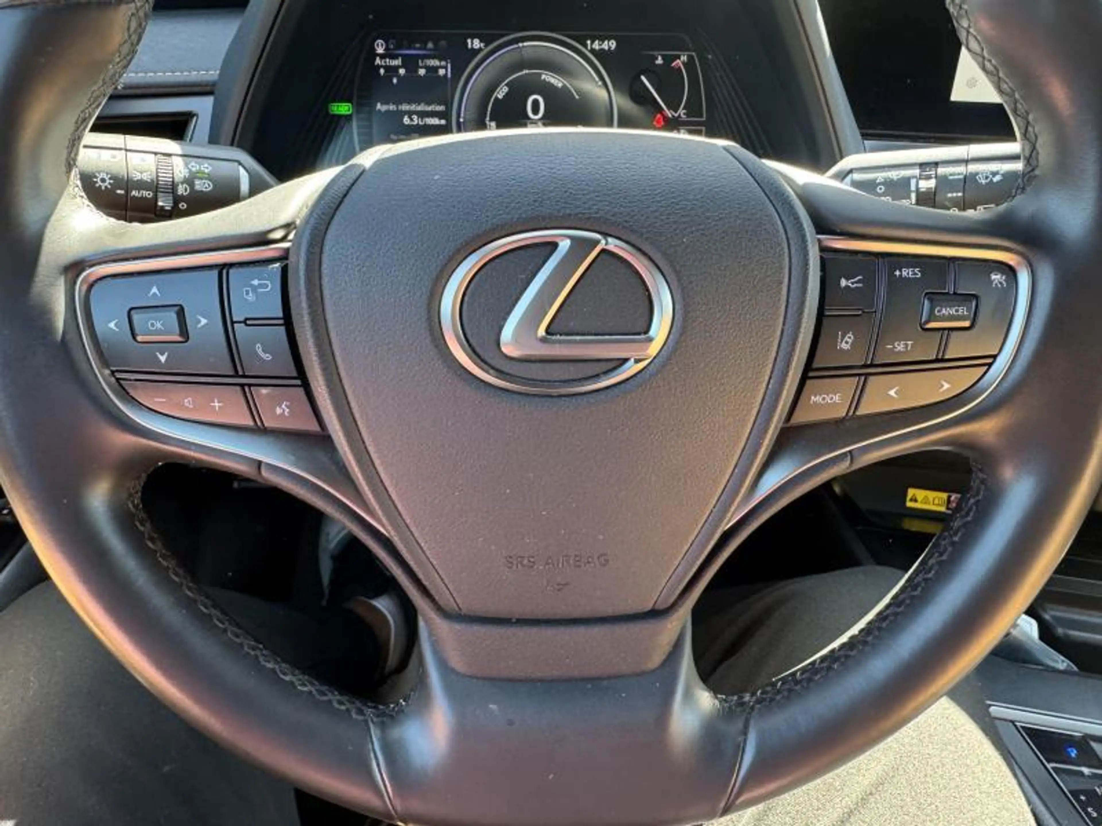 Lexus UX 250h 250h Executive 2.0 HSD — photo 13
