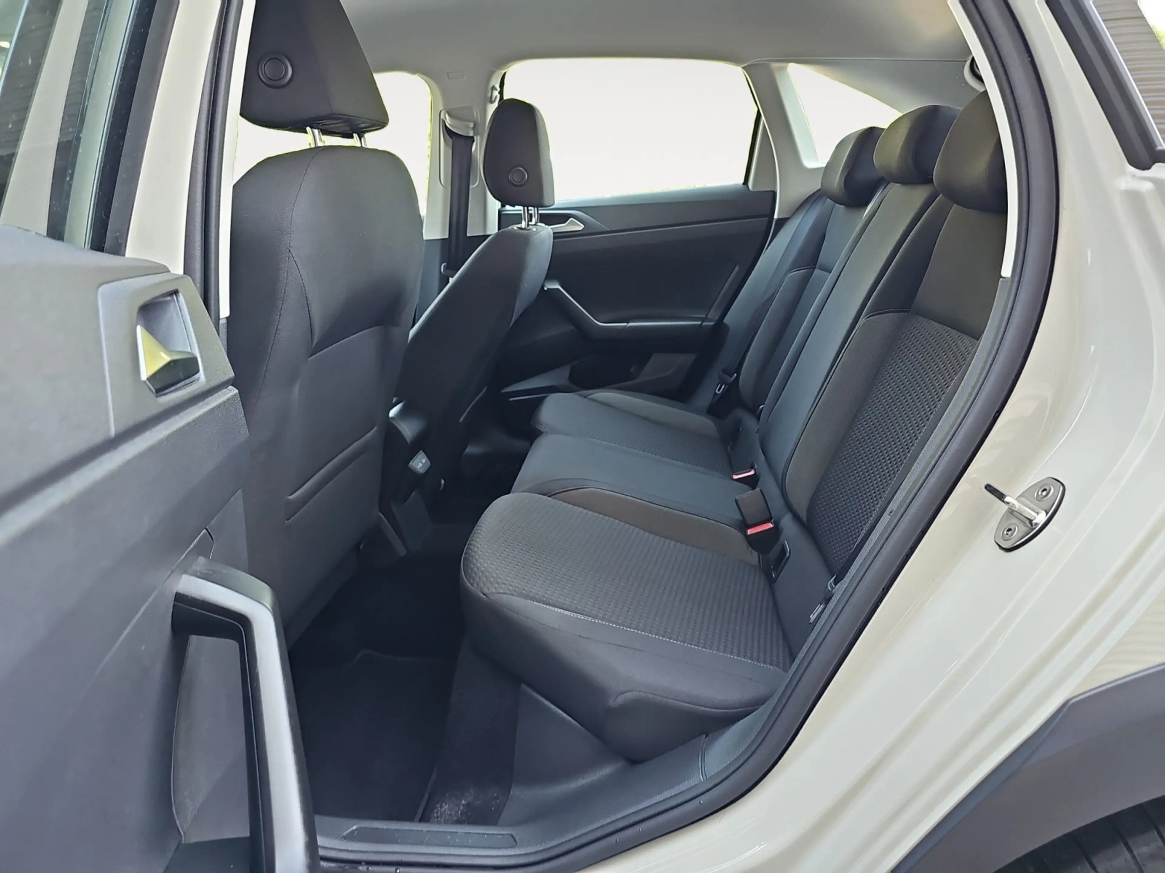 Volkswagen Taigo 1.0 TSI Life LED SHZ KLIMA APP-CON. — photo 8